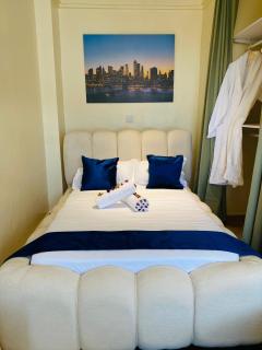 Spacious Luxury Studio - 3