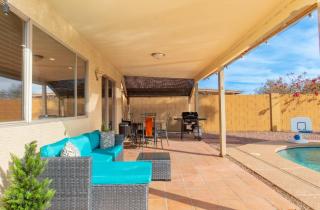 Heated Pool King Bed Firepit Work Station - 2