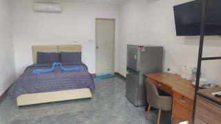 Nana's Bar & Hotel - 1