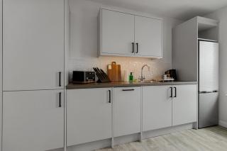 City Hub - 2 Bed Apartment - Short Stays UK Ltd - 4