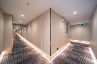 上海雷神竞界酒店环球港店 - 8