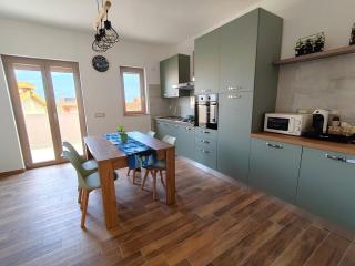 Apartment Glam House Van Gogh - 5