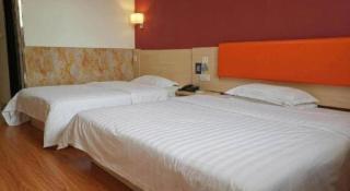 7 Days Inn Tianjin Changhong Park Metro Station - 7