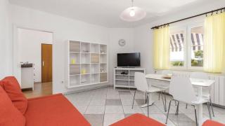 Apartment with pool Lucia by Villas Guide - 7