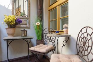 Sienna, unique oasis with views in Old Towns heart - 8