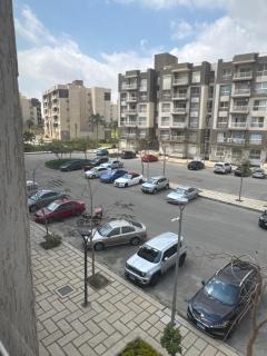 غرفة بنات - 1