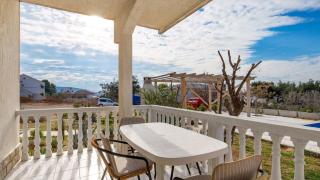 Apartment with pool Kristina by Villas Guide - 4