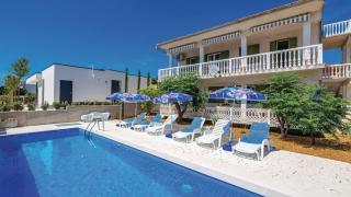 Apartment with pool Kristina by Villas Guide - 3