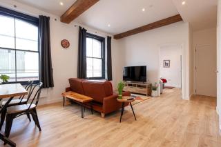 Characterful 2 Bed Apartment Near Victoria Station - 1