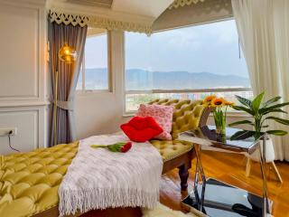 Sky Living Penthouse with Mountain Views and Rooftop - 6