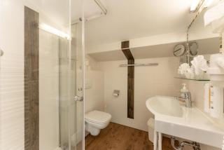 Hartweger's Hotel - 7