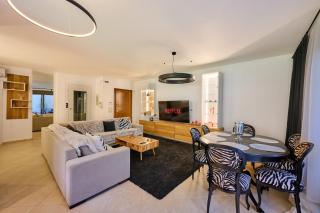 HORIZON Riviera Apartment by Anastassiadis Hospitality - 7