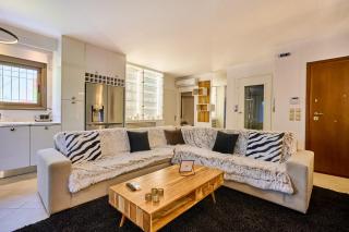 HORIZON Riviera Apartment by Anastassiadis Hospitality - 5