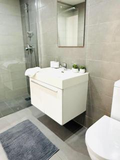 Torri Katur 1 Apartment with Private Garden - 8