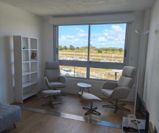 Le Nouveau Bassin - Vue sur le Port - 3