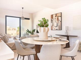 Sanders City Boutique - Full Building - 1