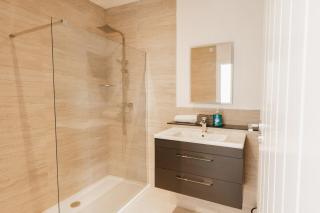 Prime Location Steps from Royal Liverpool Golf - 4
