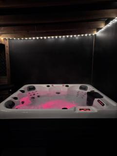 Sun Set House With Hot Tub - 9