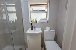 Bright 3BR Duplex Steps from Shops & Dining - 6