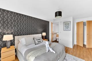 3-Bedroom Flat @ The Vizion • Beautiful Views • Communal Garden • Free Parking • Yoko Property - 6