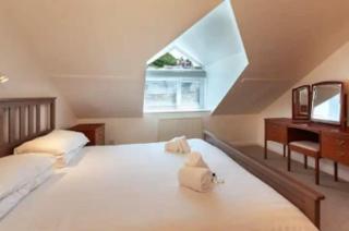 Montagu Steps 3 bedroom apartment with sea views - 5