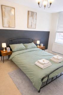 2 Bed Hideaway, Balcony and self check-in, Birmingham's Jewellery Quarter - 1