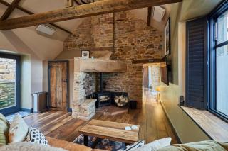 Host & Stay - Kingbridge Forge - 5