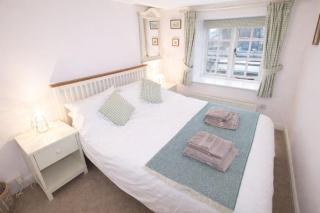 Brookside, Hawkshead with garden and parking in popular village - 1