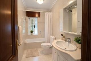 Isa Rooms Sarria - 7