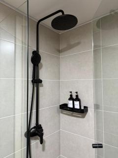 Estudio moderno, la mejor ubicación en Montevideo - 2