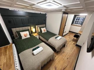 Tilly's Cosy Cottage Retreats - Cave Cottage - 1