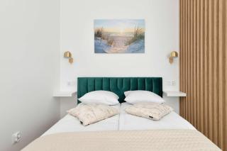 Bright & Modern Studio with Balcony Close to the City Center by Noclegi Renters - 1