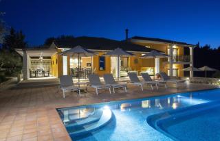 Villa Borsa Secluded Retreat with Sea Views Gym - 8