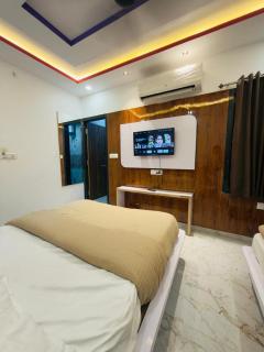 hotel Chandra dev 966o9o1oo6 just 350mtr from shreenathji temple 5min away I with indoor games Snooker 8pool TT By SK - 2