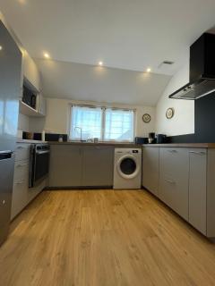 Beautiful 2-Bedroom Duplex in Downtown Auray - 1