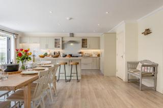 4 Bed in Seaview oc-s29987 - 4
