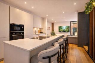 West Townhouse by CasaCity - 8