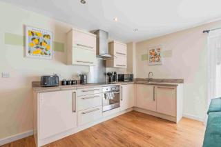 Stylish 3BR City Centre Apartment - 9