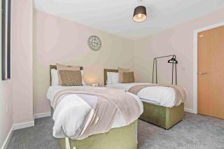 Stylish 3BR City Centre Apartment - 7