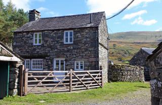 Tarn Foot Cottage, remote cottage in stunning Lake District valley - 7