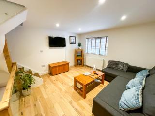 Broadweavers - Very Cute Cottage In Dursley By STAE-Homes - 1