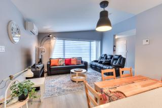 Family friendly house with free parking - 3