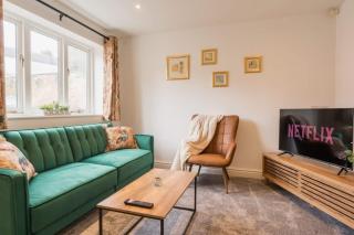 5 Bedroom Home Sleeps 10 Nr Royal Liverpool Golf - 1