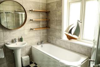 8 person home in Hoylake - The Wirral Peninsula - 1