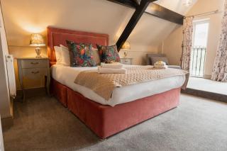 Stylish & modern terraced home Sleeps up to 11 - 8