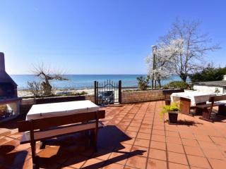 Apartment Appartement in Zambratija mit Schöner Terrasse by Interhome - 0