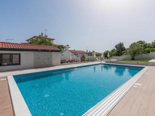 Apartment Wohnung in Pjescana Uvala mit Terrasse und Garte by Interhome - 0