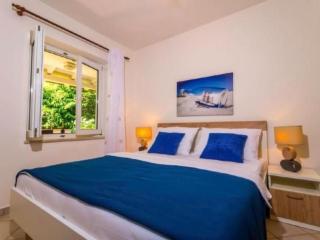 Apartment Wohnung in Pjescana Uvala mit Terrasse und Garte by Interhome - 9