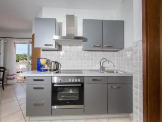 Apartment Apartment in Pjescana Uvala mit Gemeinschaftspoo by Interhome - 3