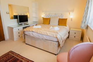Spacious detached 4 bed can sleep 9 Parking - 2